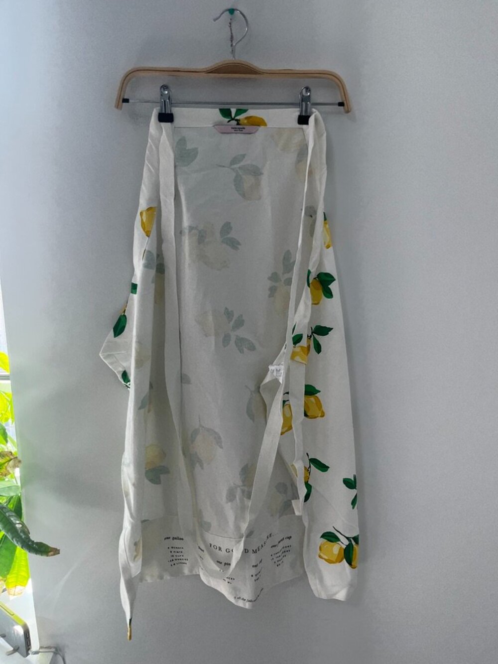 Kate Spade For Good Measure Lemon Print Kitchen Apron - Picture 4 of 8